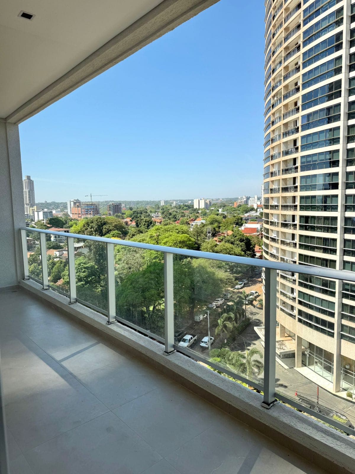 Alquilo Depto de 2 habitaciones sobre Avda Santa Teresa – Edificio The Avenue