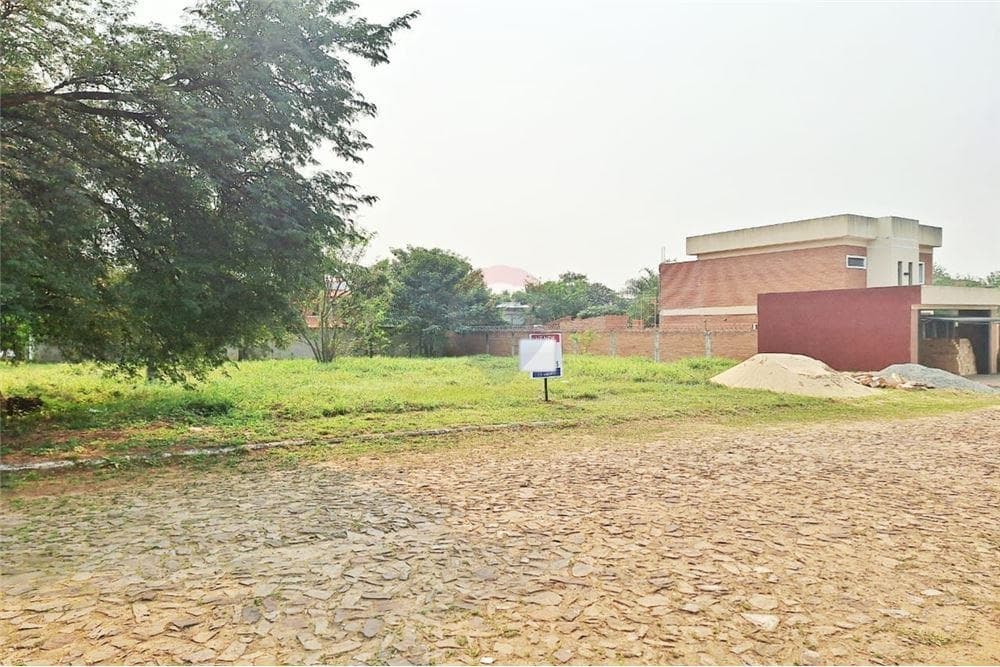 Amplio terreno en loma pyta las golondrinas, foto 4
