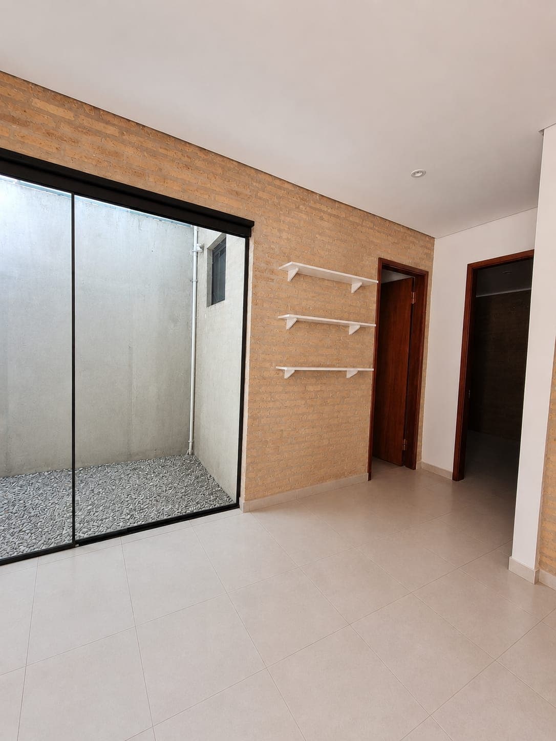 Casa de 2 dormitorios, Ñemby, Paraguay, foto 3