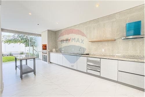 Casa-Venta-PY Central Villa Elisa Africa c/ Humaita, foto 1