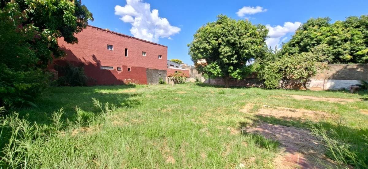 2 terrenos en barrio Herrera con amplio frente, foto 1