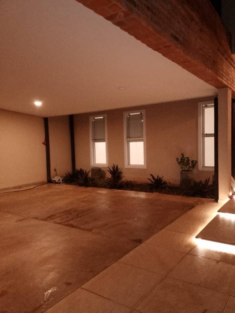 Elegante Residencia De Una Sola Planta En Luque, foto 1