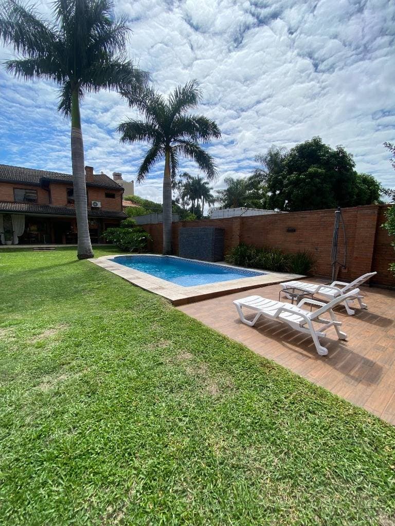 Elegante Residencia en Mburucuyá – 5 Dormitorios, foto 5