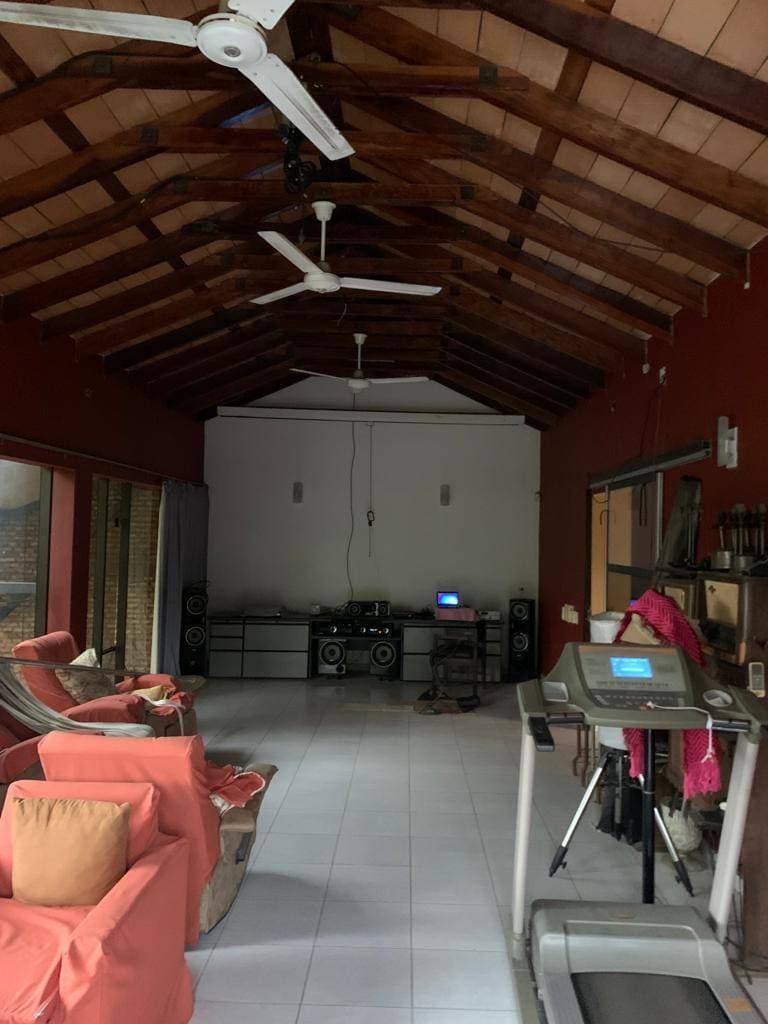 Amplia residencia de 2 pisos en Trinidad, foto 3