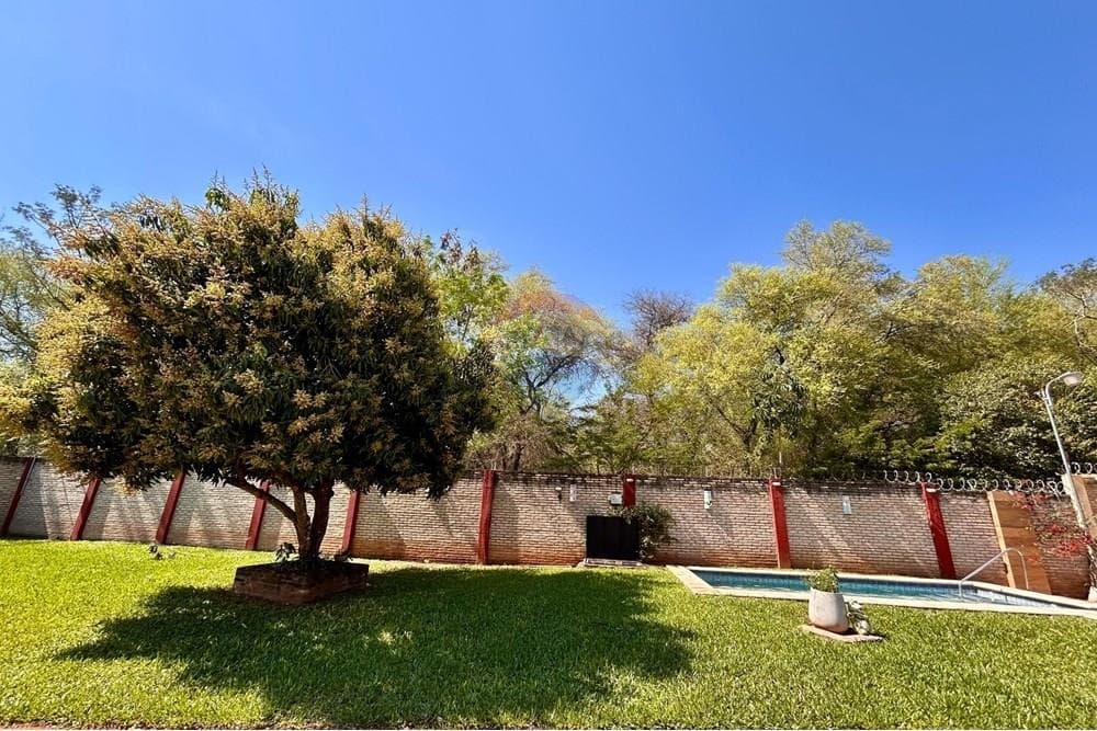 Casa - Venta - Luque, Central, Paraguay — foto 3