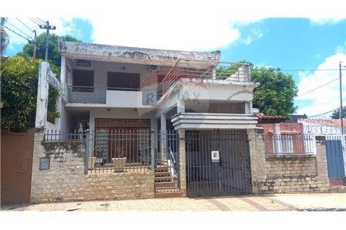 Vendo casa en barrio obrero