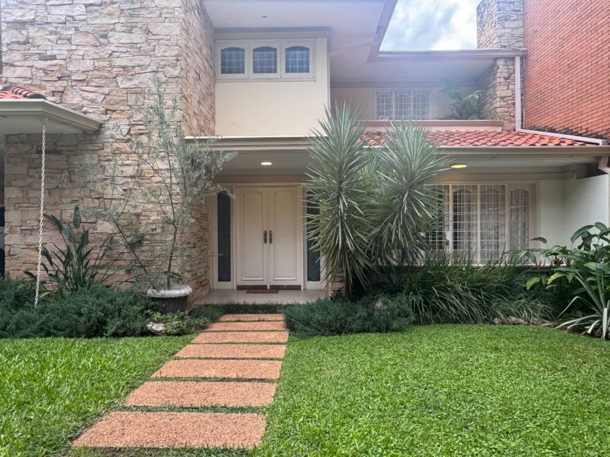 Residencia en venta | barrio Las Lomas — foto 3