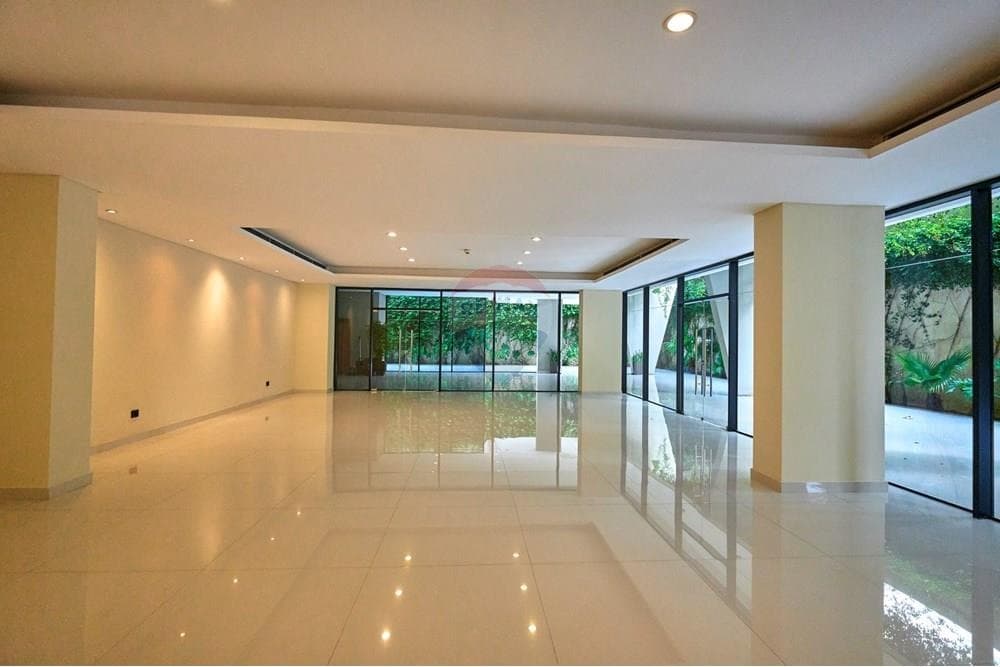 En alquiler amplio y lujoso departamento, foto 4