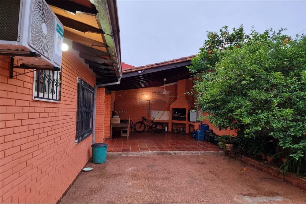 Casa con salon comercial en San Lorenzo- zona shopping, foto 3