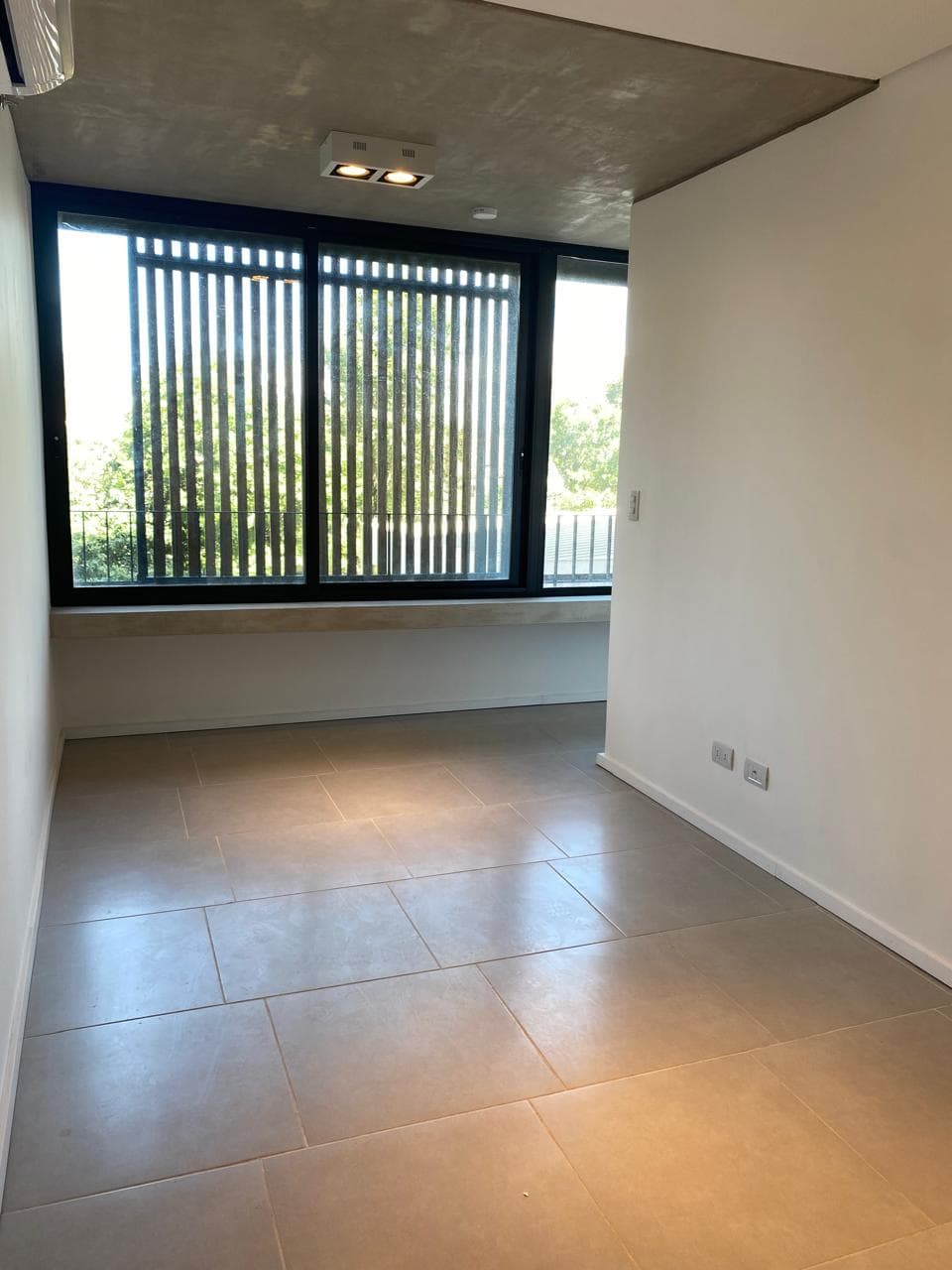 En Edificio Bernardino De 1 Dormitorio — foto 1