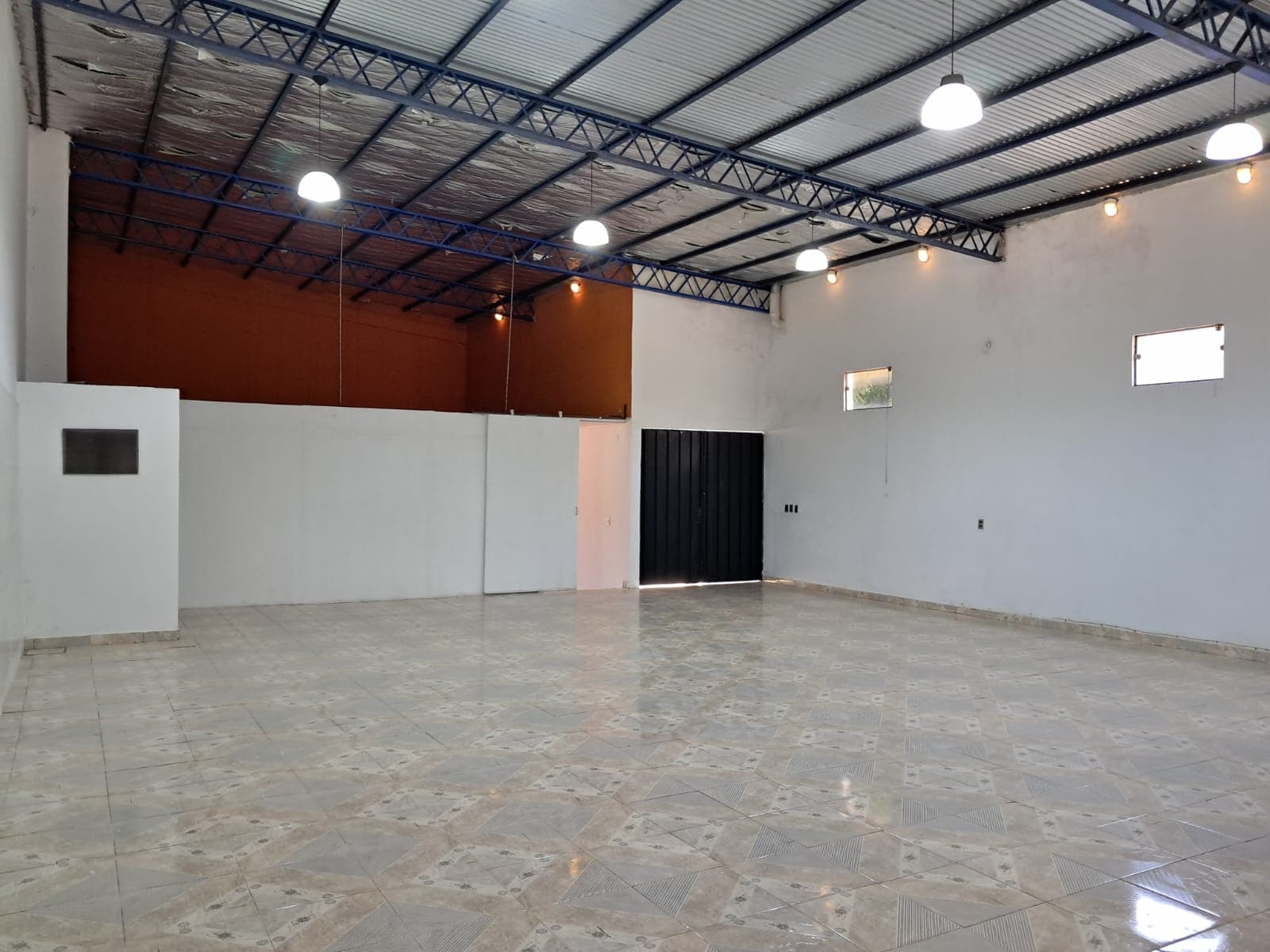 Alquilo depósito con showroom y ofic. En V. Elisa – zona zavalas cue y acco sur