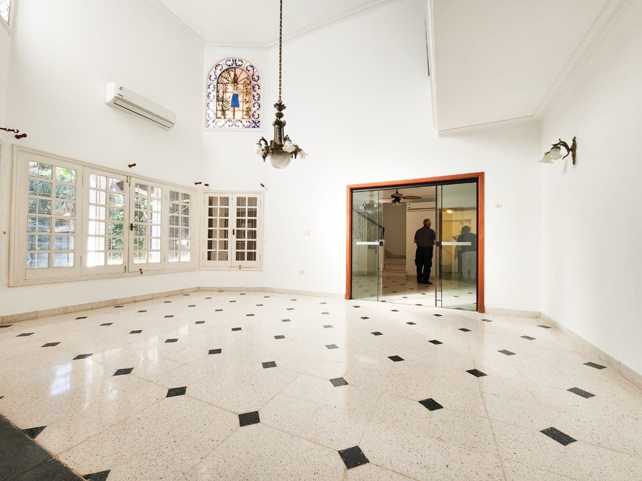 *Exclusiva Residencia en Alquiler, Barrio Manora*, foto 5