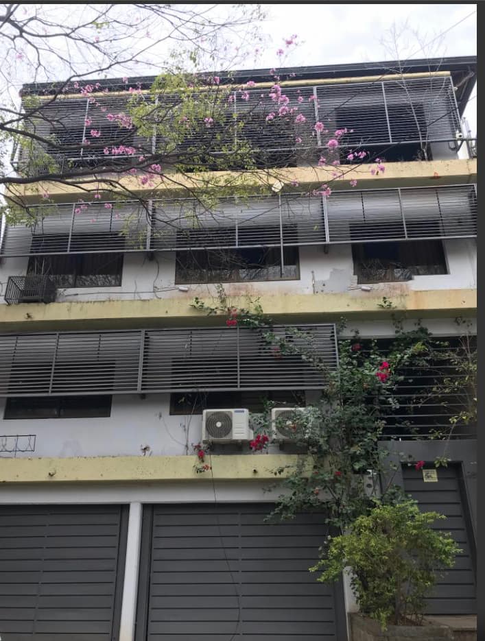 En alquíler departamento sin muebles zona club Centenario — foto 4