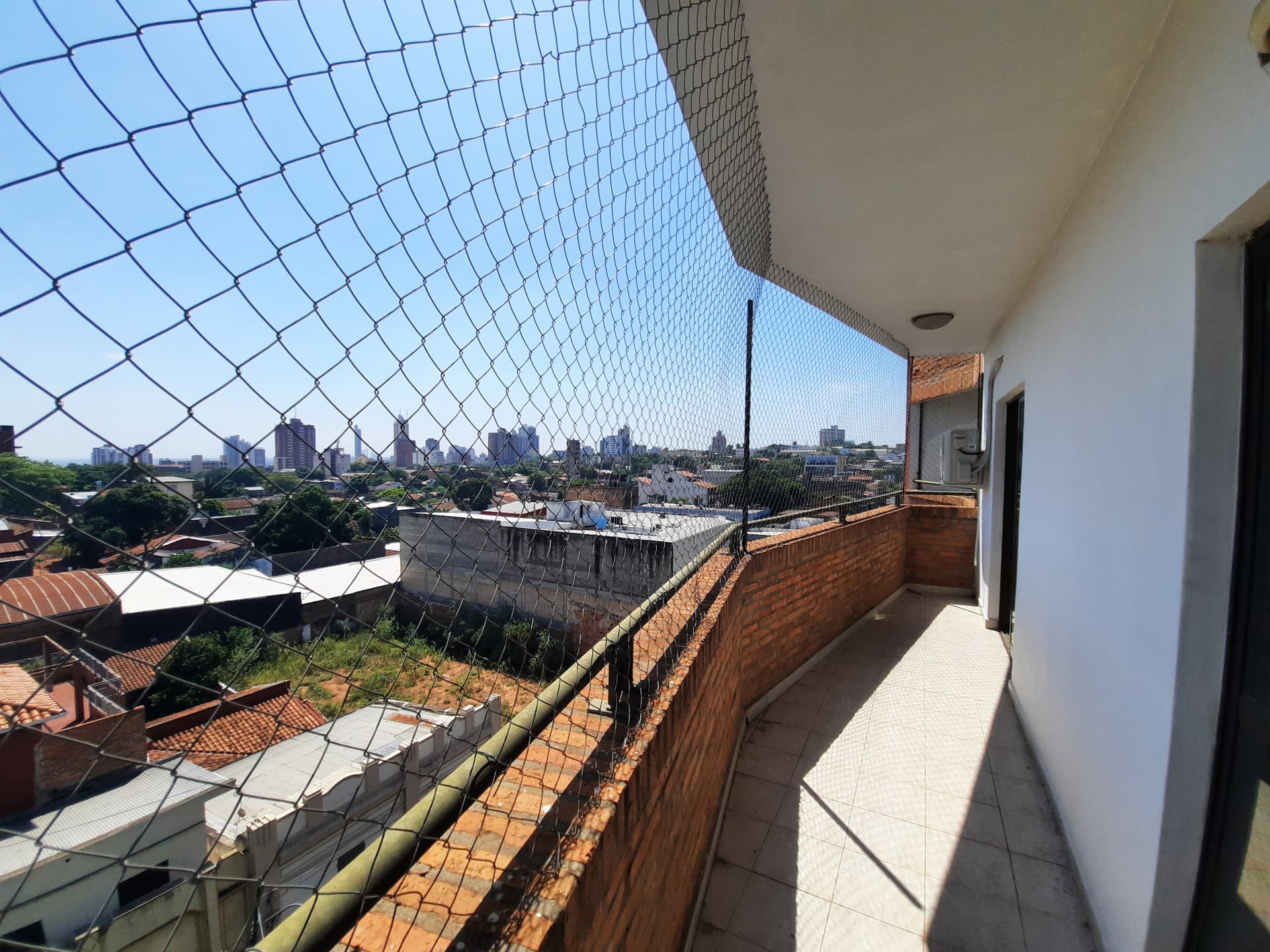 Departamento de 3 dorm mas area de servicio zona sanatorio britanico