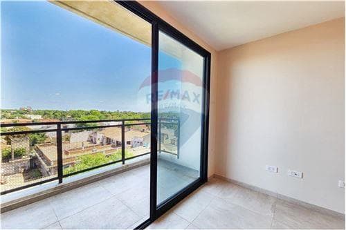 Departamento-Venta-PY Asunción Los Laureles, foto 2