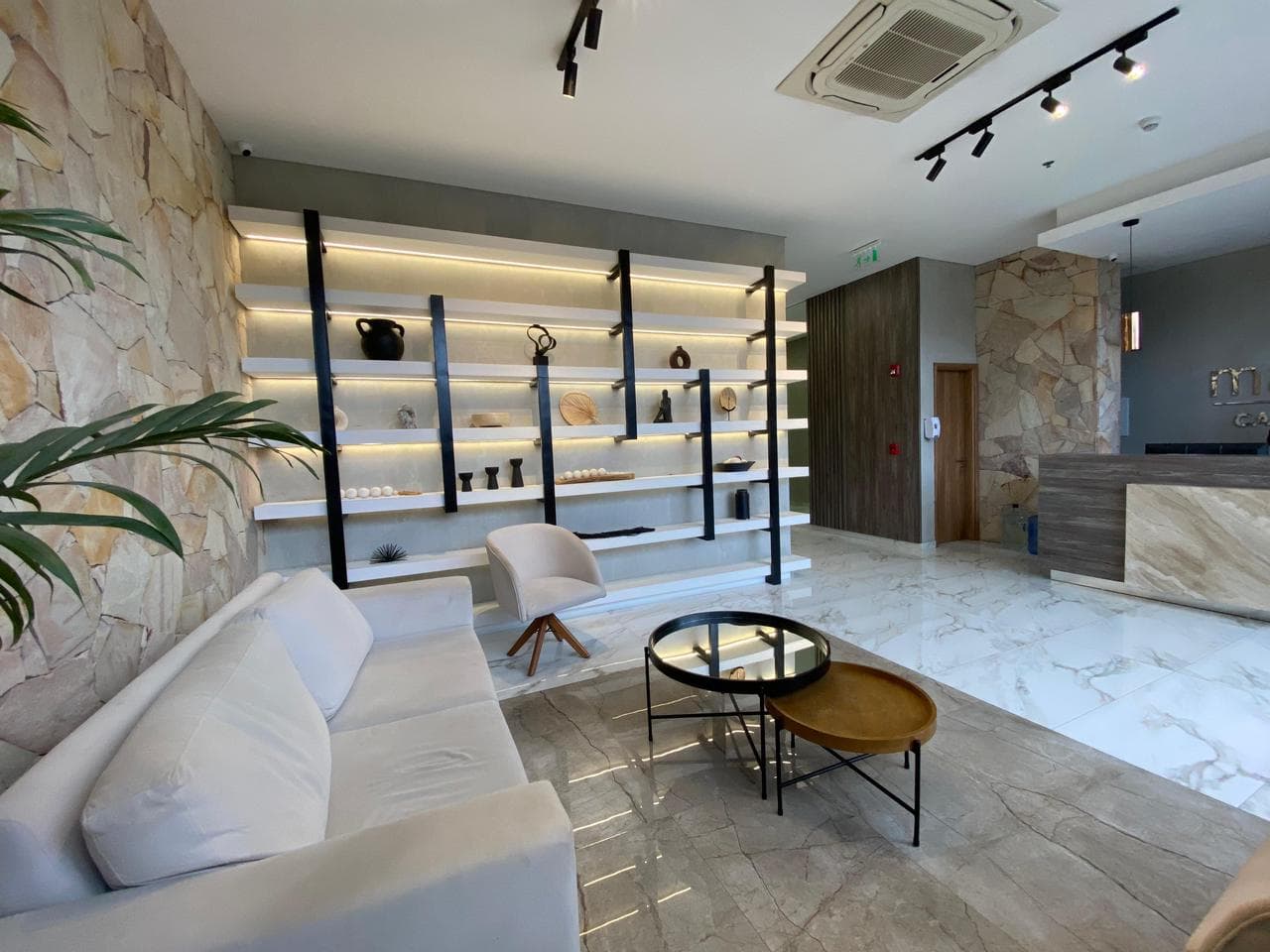 Hermoso depto amoblado de 2 dormitorios zona molas lopez — foto 3