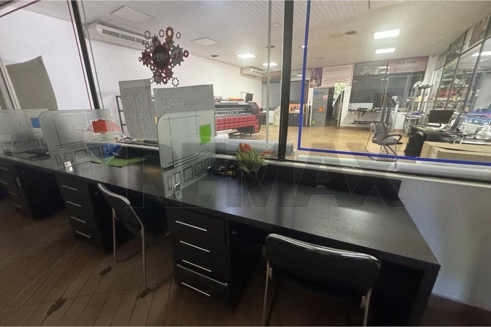 Local comercial en venta Limpio, foto 3