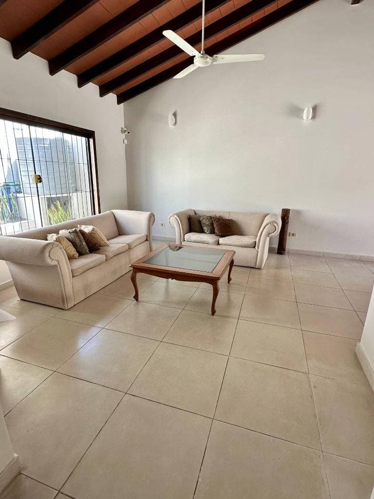 En venta casa en Lambaré zona canal 13, foto 2