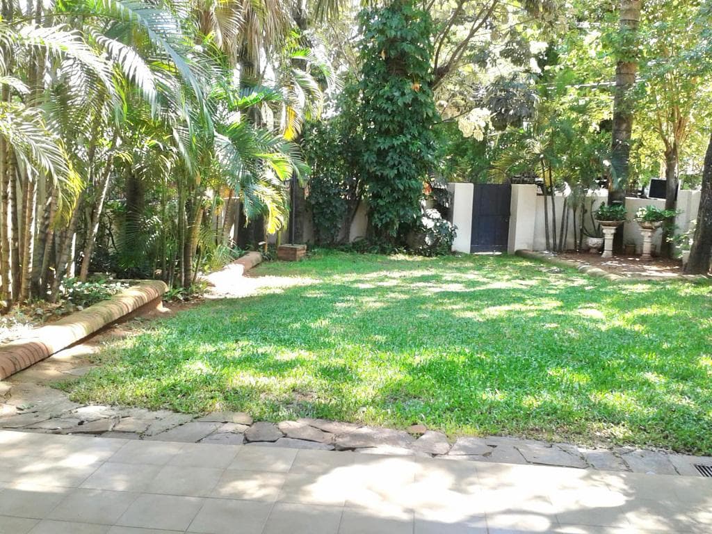 En Venta Amplía Casa En Esquina De 2 Plantas En Barrio Las Mercedes V084/, foto 4