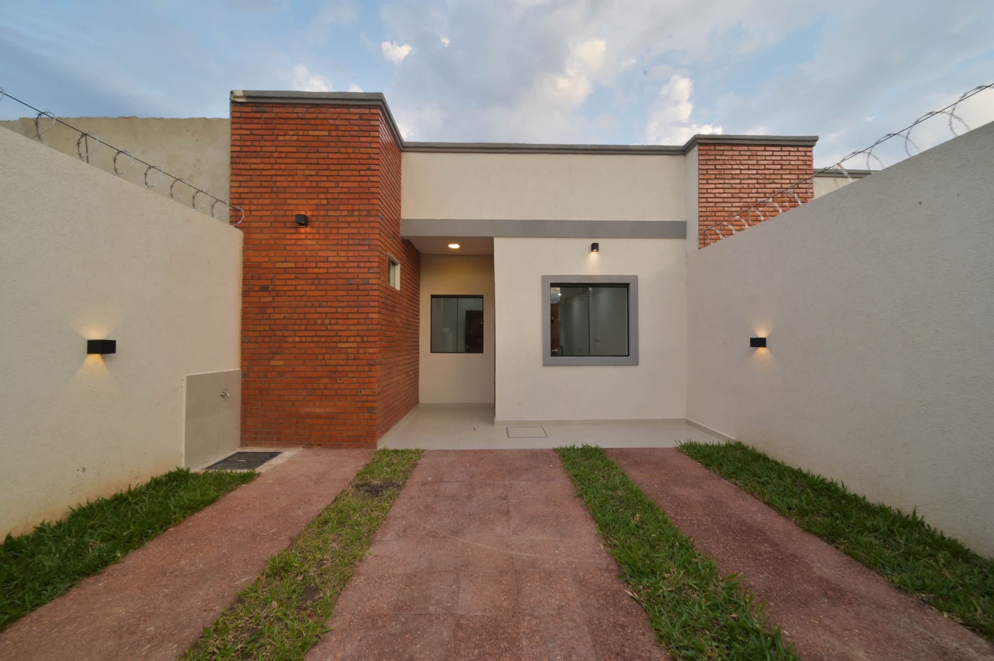 Casa Nueva En Luque, Sin Entrega Inicial Y Personalizable En El Mejor Barrio — foto 2