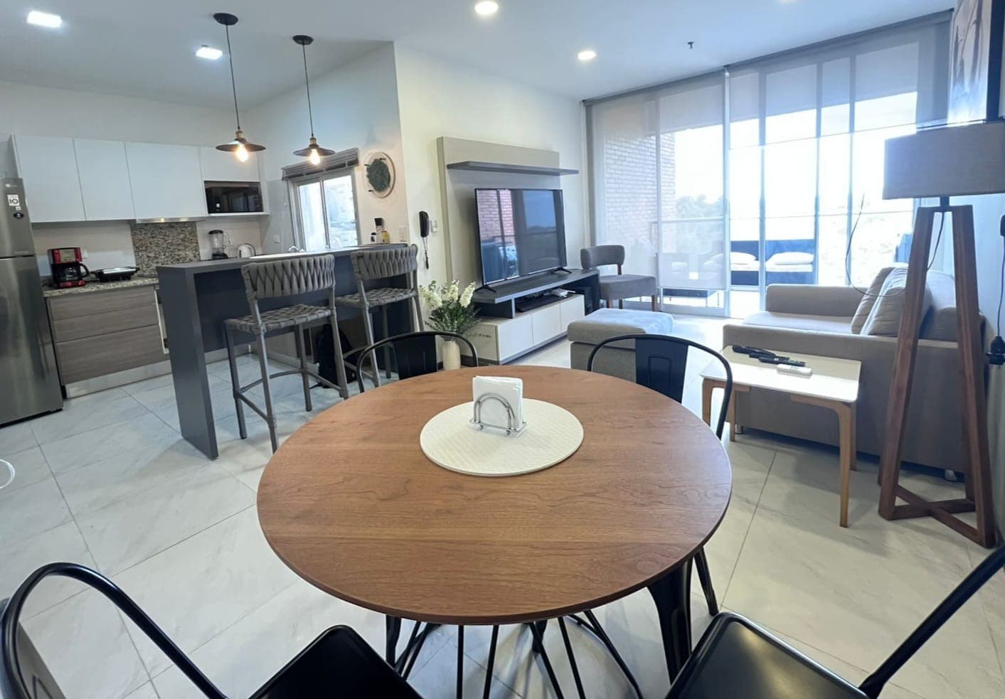 Departamento moderno totalmente amoblado en el Edificio Rembrandt – Los Laureles, foto 5