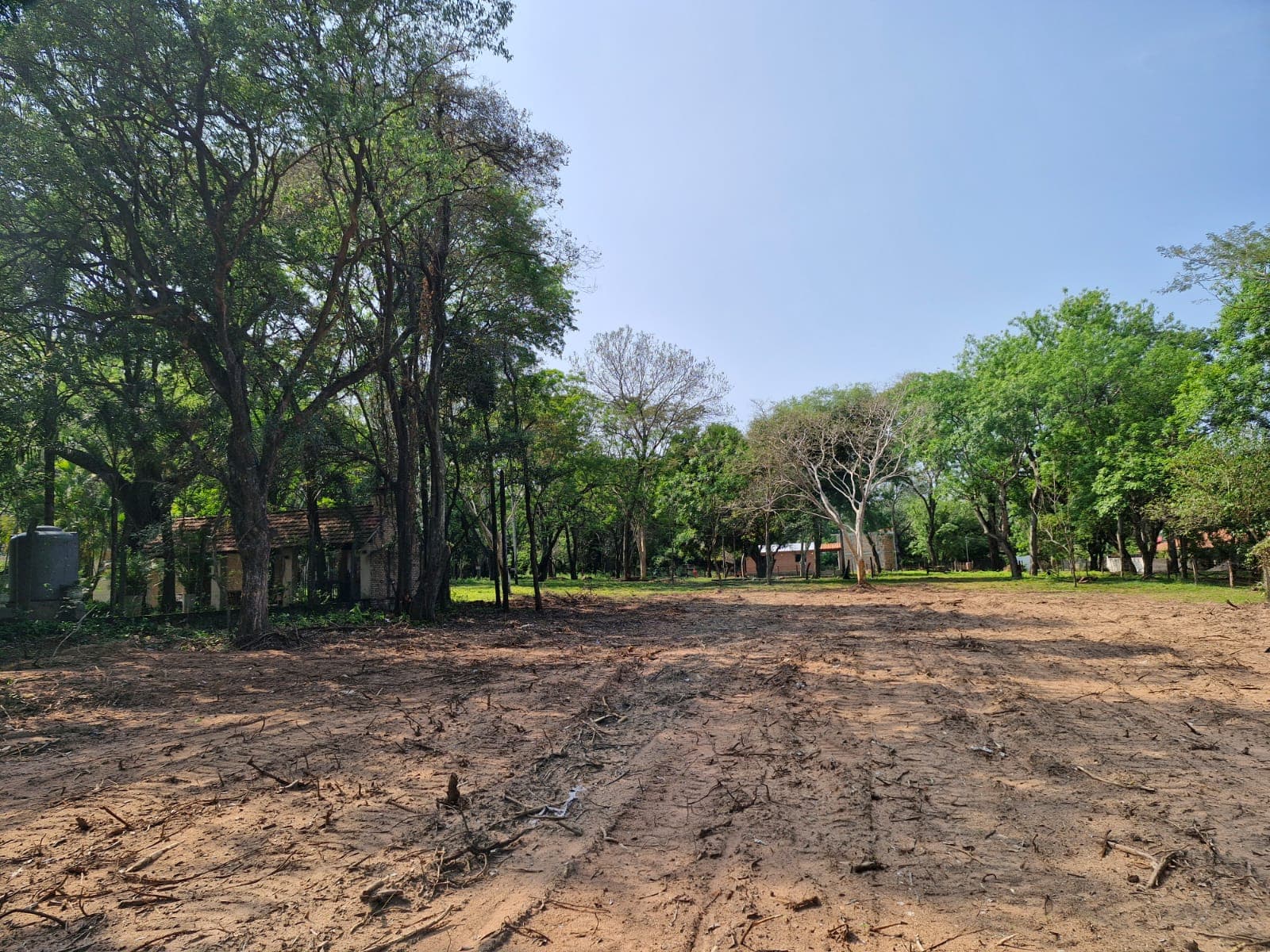 Increíble terreno grande en el centro de San Bernardino 4568m2 — foto 2