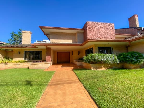 Vendo Casa en Las Lomas, Asunción