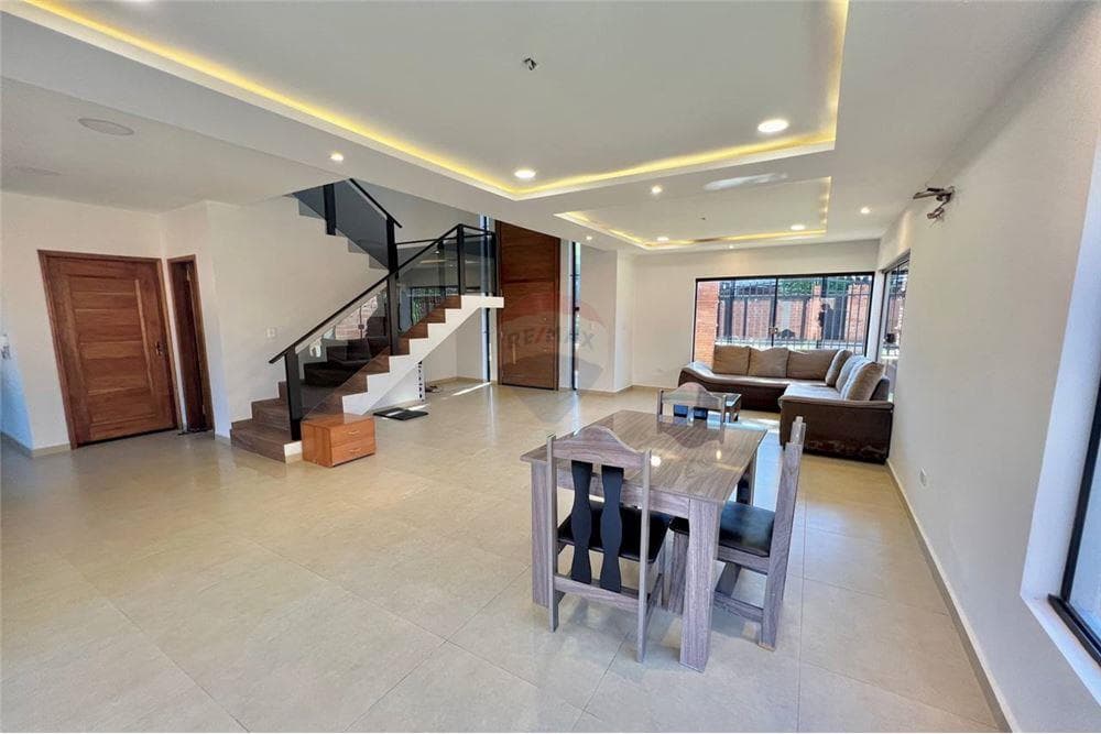 Hermosa casa en San Lorenzo b° sagrada familia, foto 3