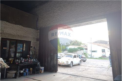 En Venta amplio Tinglado en el barrio Herrera, foto 2