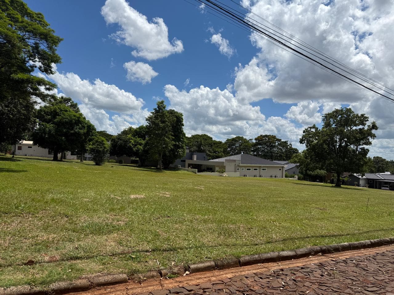 Hermosa Propriedad En El Lago Acaray — foto 4