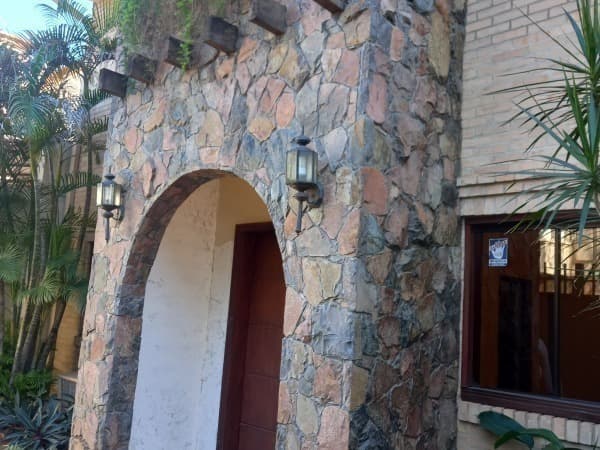 hermosa residencia en Barrio Las Mercedes — foto 2