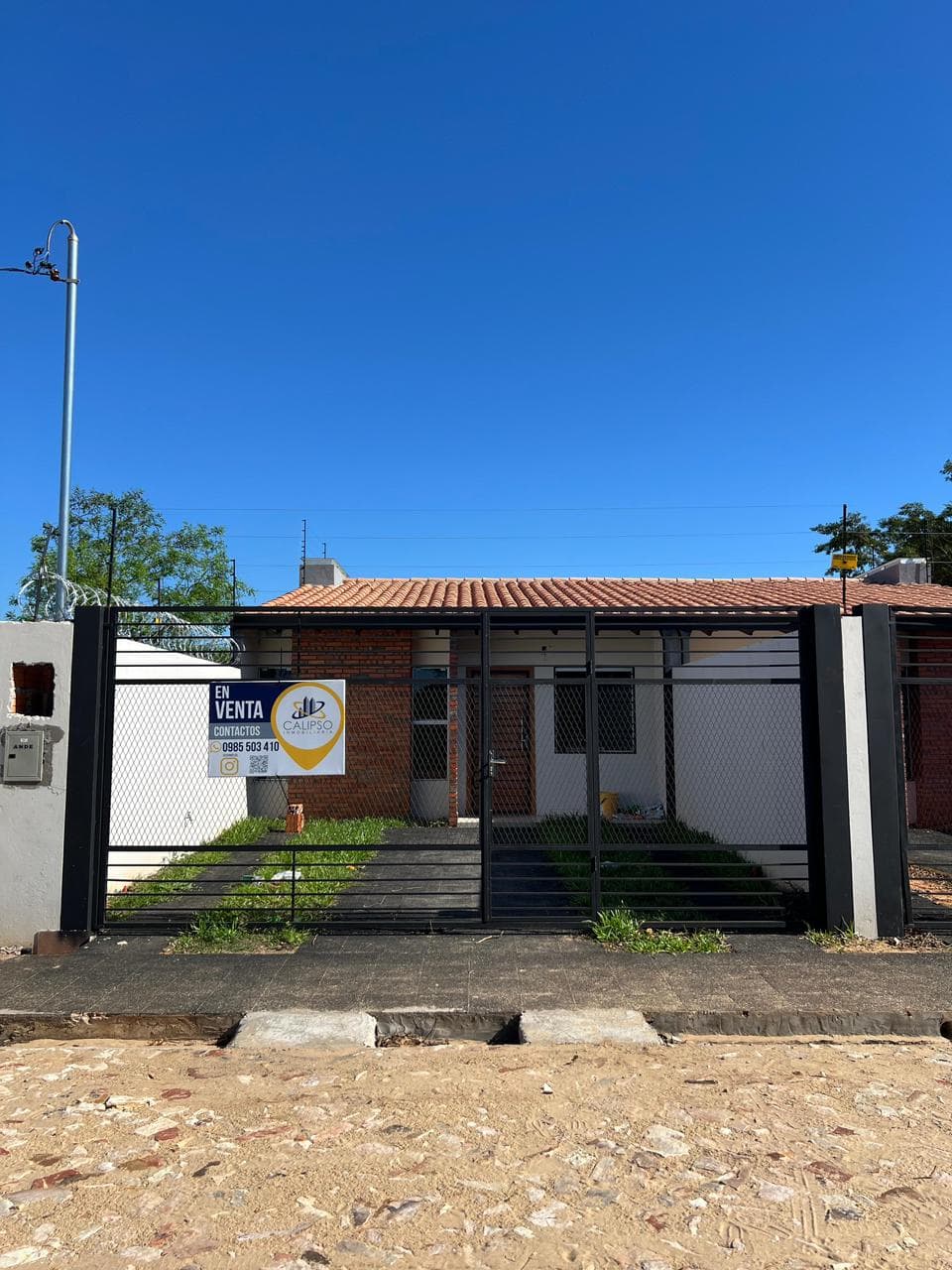 Casa a estrenar en Luque