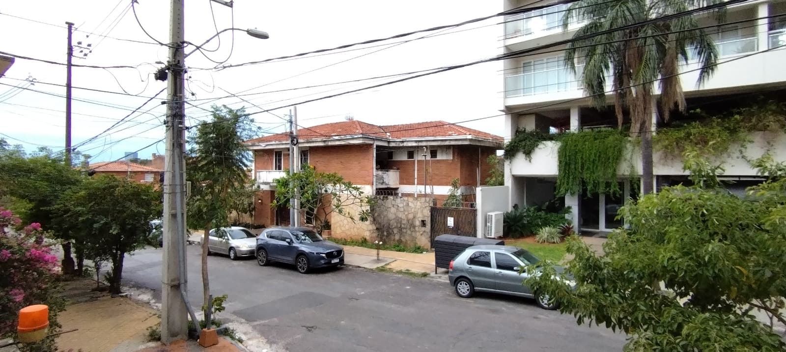 Propiedad en esquina, bº Las Mercedes – 318 m2 sup. Terreno, foto 5