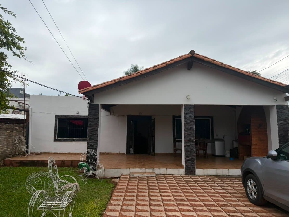 Casa de 3 dormitorios en San Lorenzo barrio, foto 2