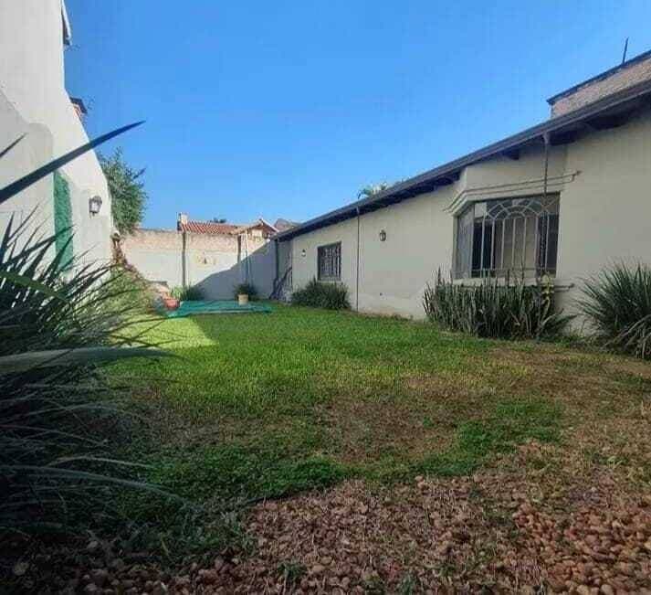 Acogedora Casa en Villa Aurelia con Amplio Patio y Chimenea, foto 2