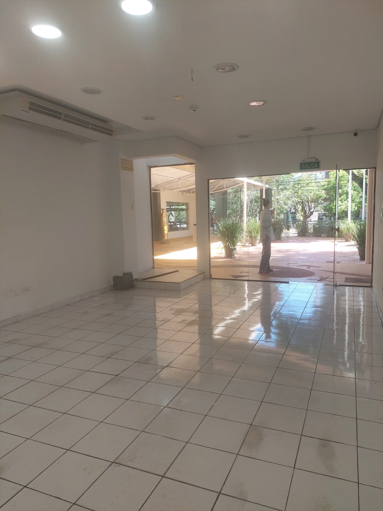 Salon comercial, foto 2