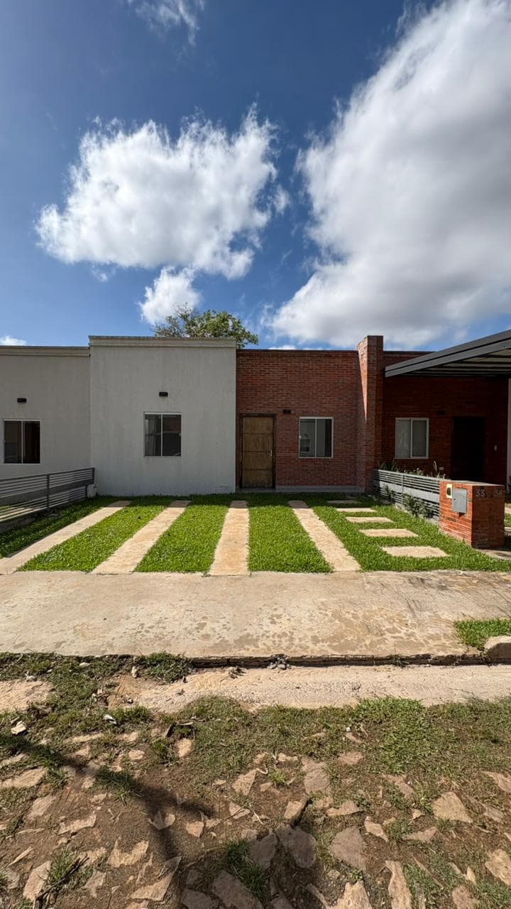 Vendo casa - condominio Luque moracue