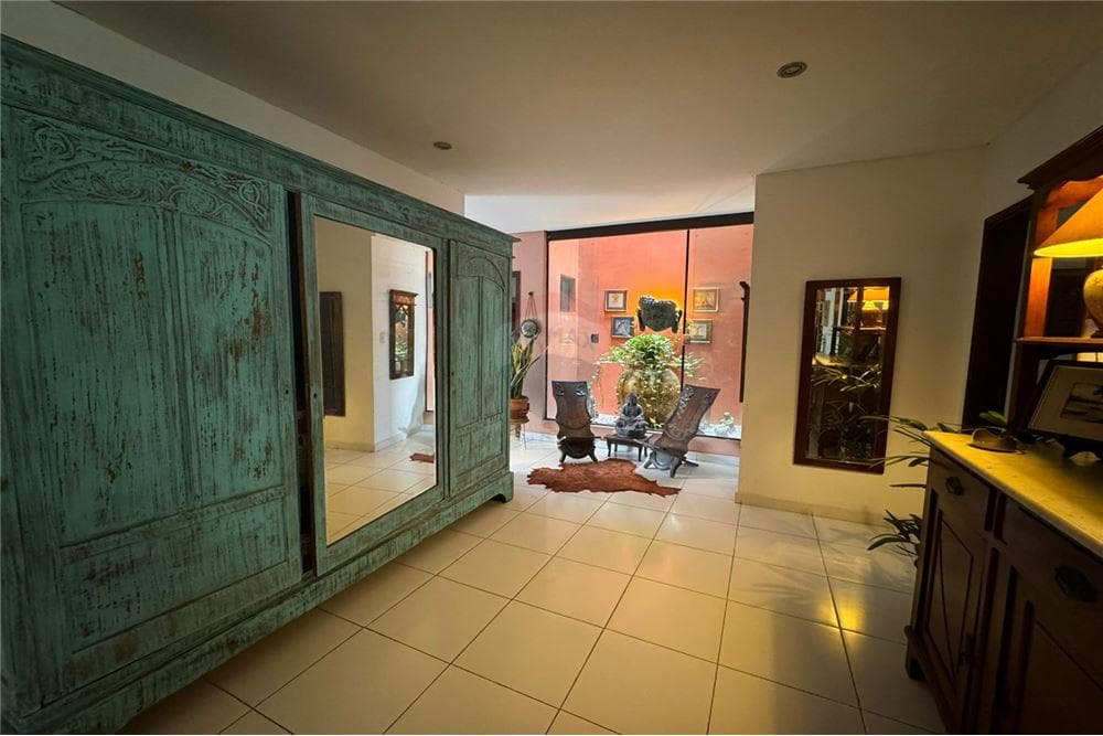 En venta residencia en lambare con 4 suites, foto 3