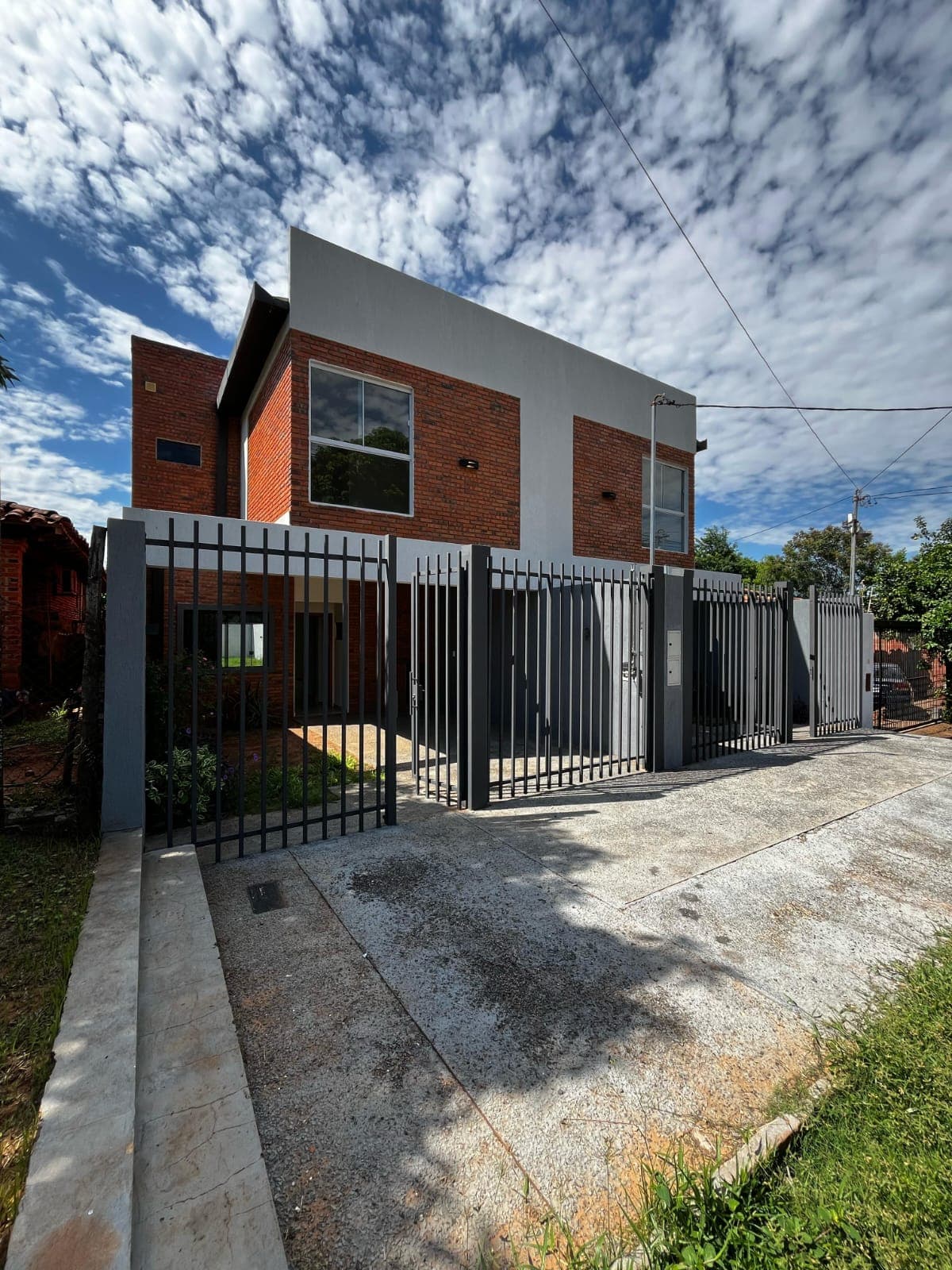 Vendo duplex a estrenar en Mariano Roque Alonso b° la concordia