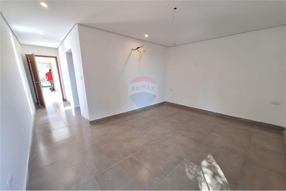 Casa a estrenar en Luque loma merlo — foto 5