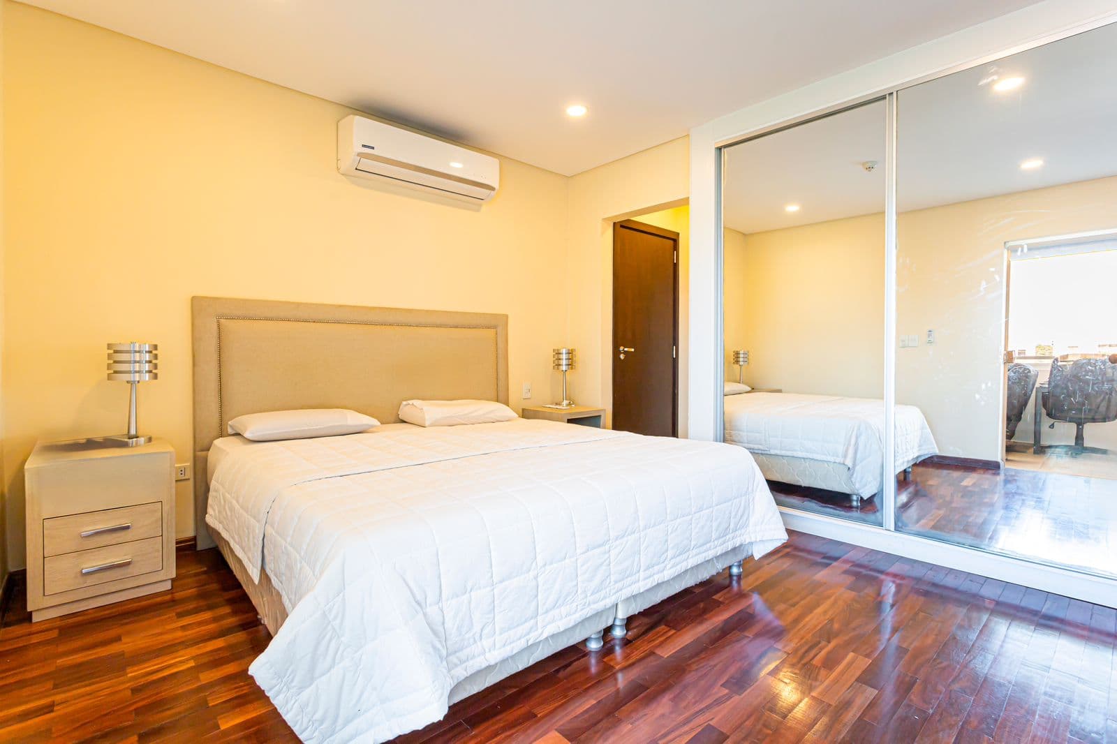 En Venta Amplio Dpto. De 3 Dorm. - Barrio Las Mercedes, foto 5