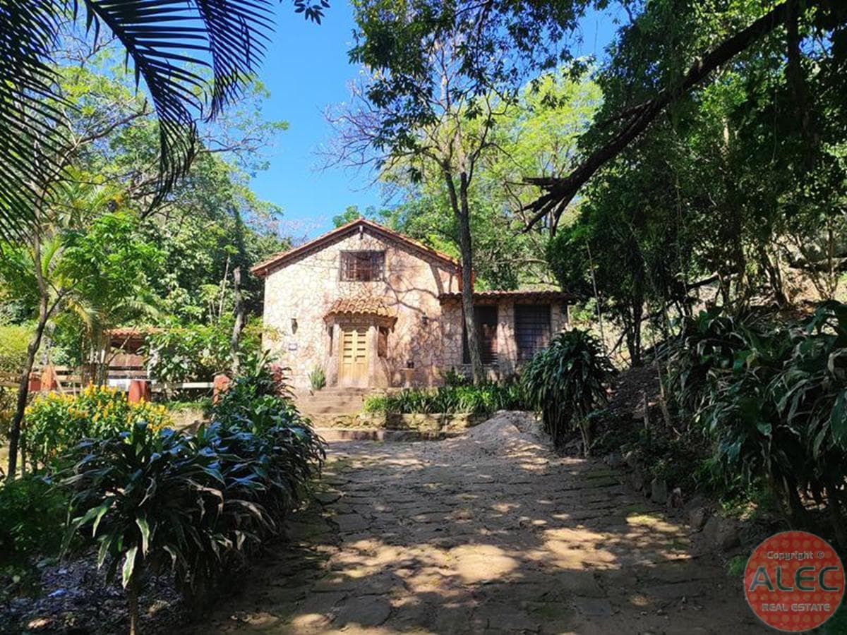 Valle De 4ha Con Casa Y Piscina Natural En Mbatoví — foto 2