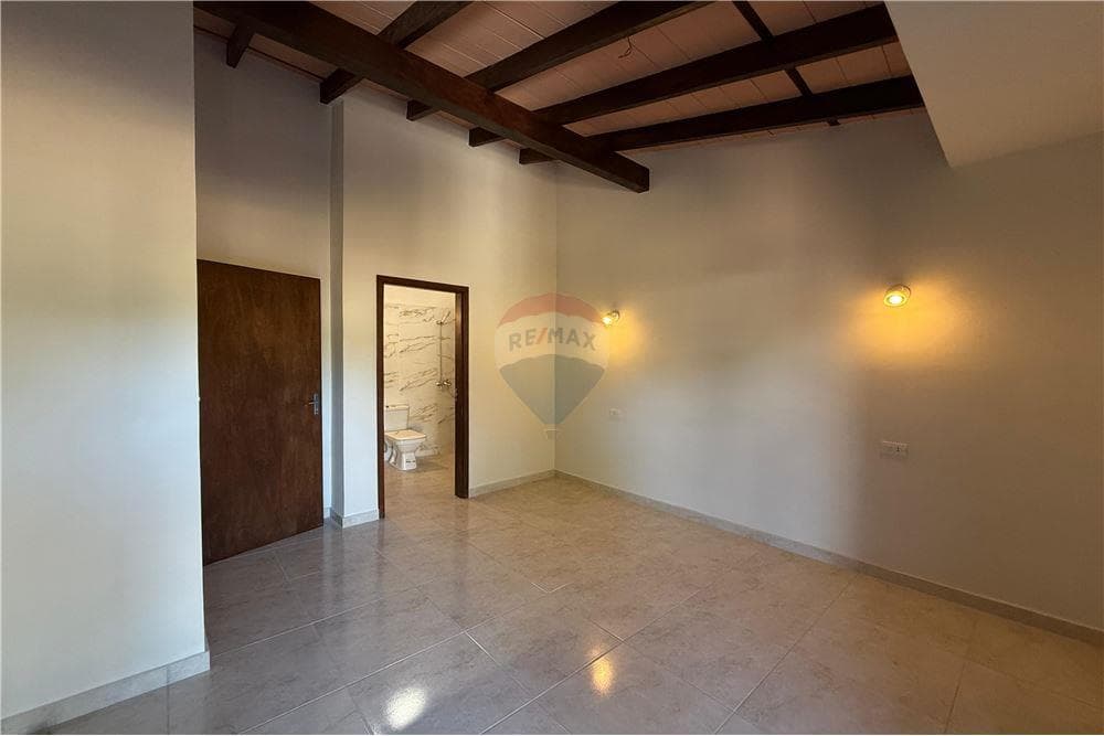 Duplex en lambare barrio san roque, foto 2