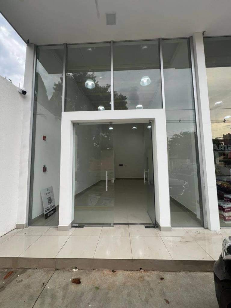 Local comercial en alquiler – Fernando de la Mora, foto 2