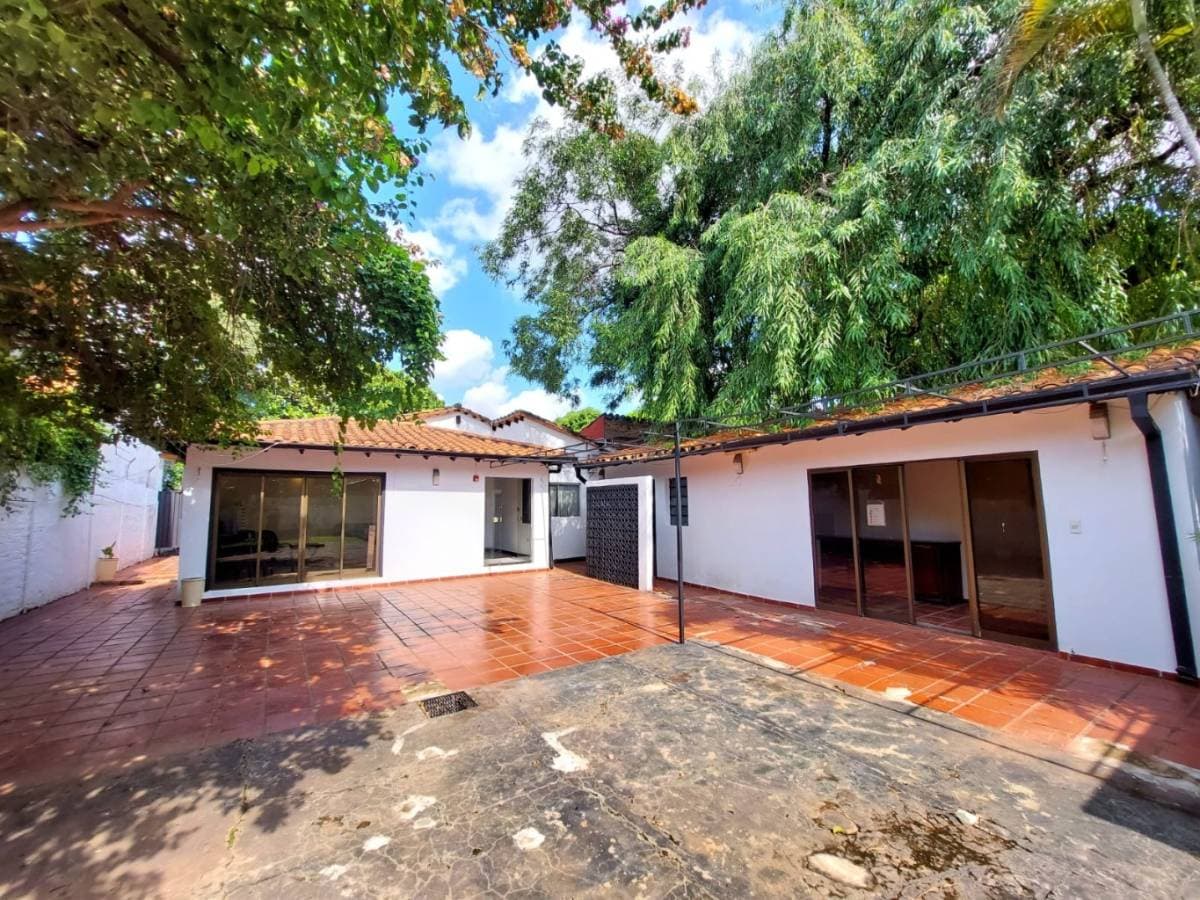 Amplia casa en barrio villa aurelia, foto 2