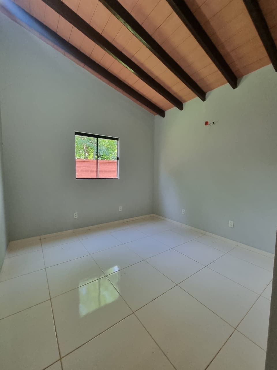 Vm/ vendo hermosa casa en Capiatá barrio álamo — foto 2