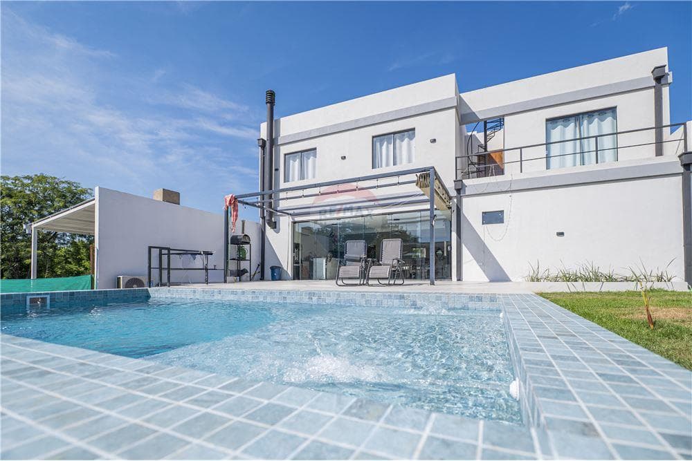 Casa - Alquiler - San Bernardino, Paraguay