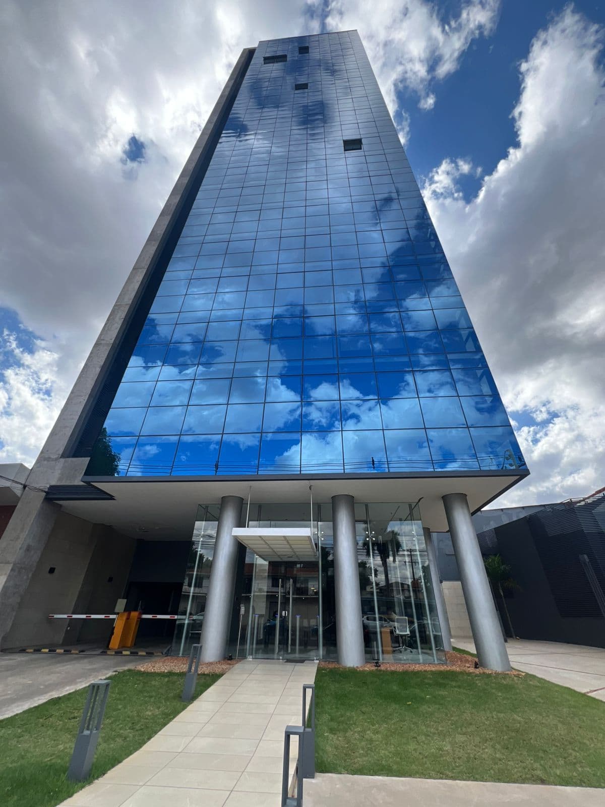 Alquilo oficina en trading park