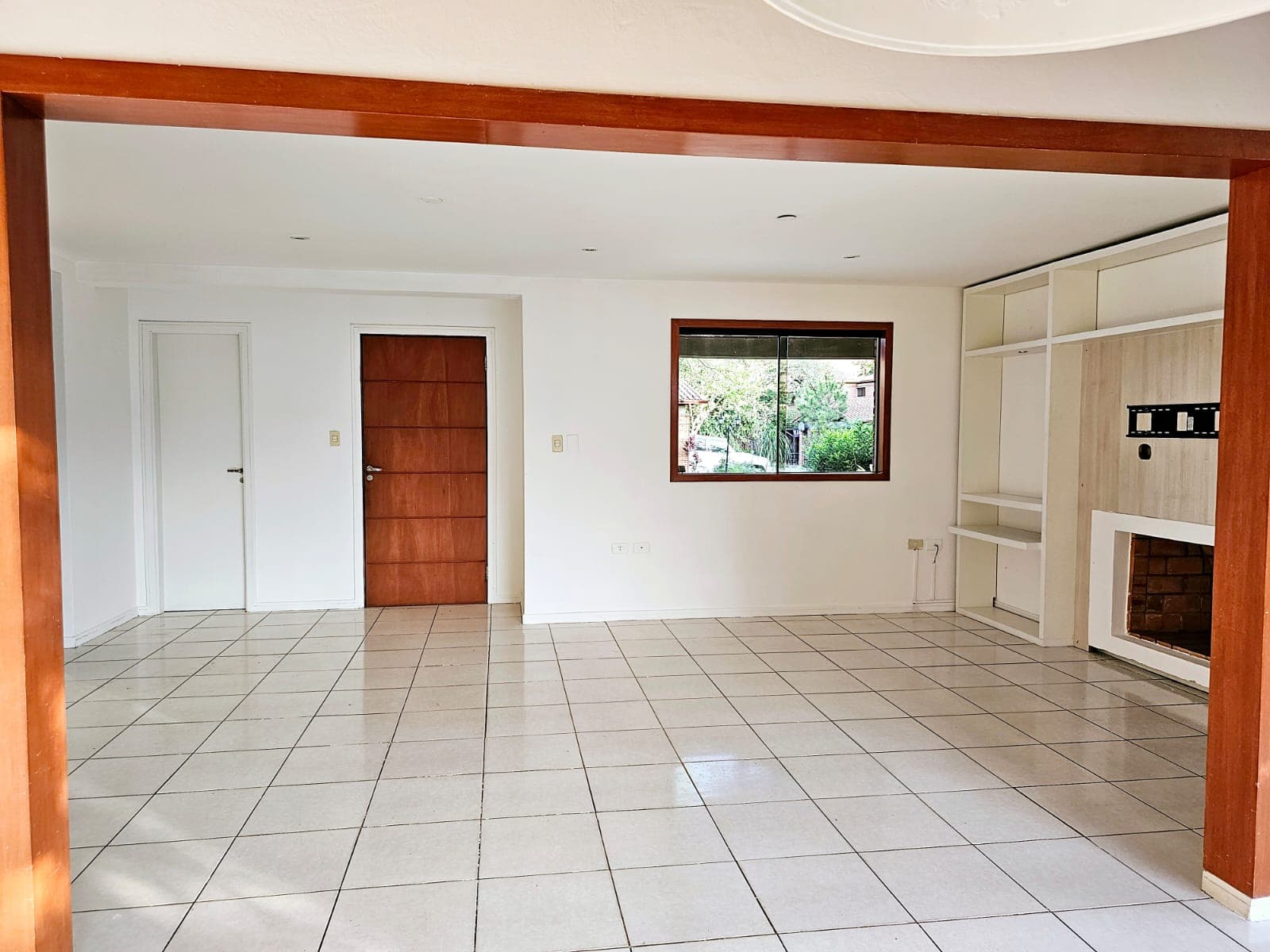 Casa en boulevar loma alta, zona shopping Pinedo — foto 2