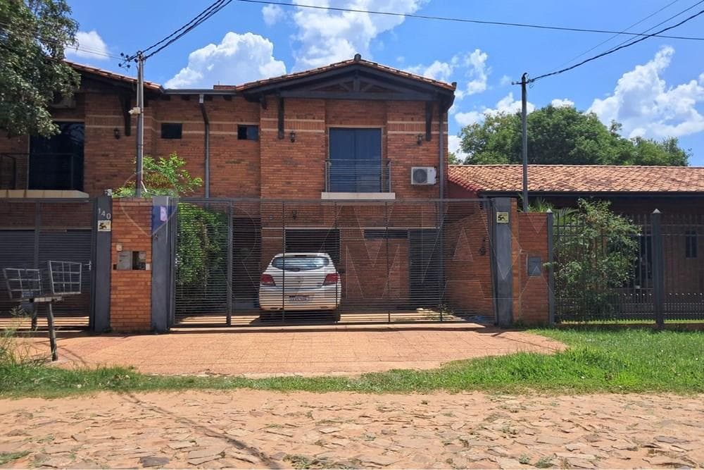 Vendo Duplex con Piscina Laurelty Zona Itá Ybaté